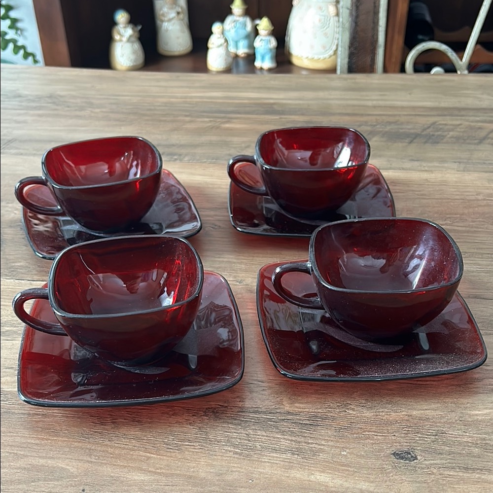 🔥🔥Set of 4 Ruby Red etched tulip Glass Square Cups and Saucers by Anchor Hocking
